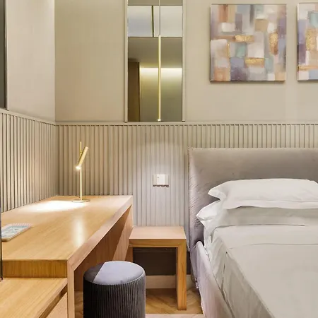 Apartment Spanish Steps Modern Gem *