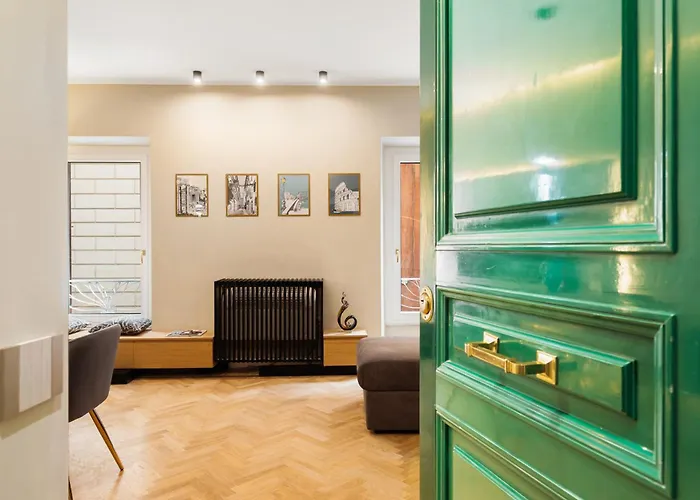 Spanish Steps Modern Gem * Roma