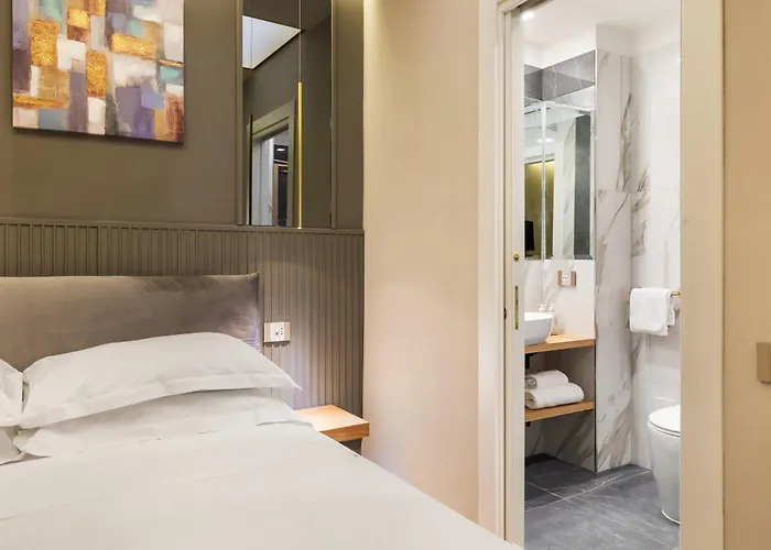 Spanish Steps Modern Gem * Roma